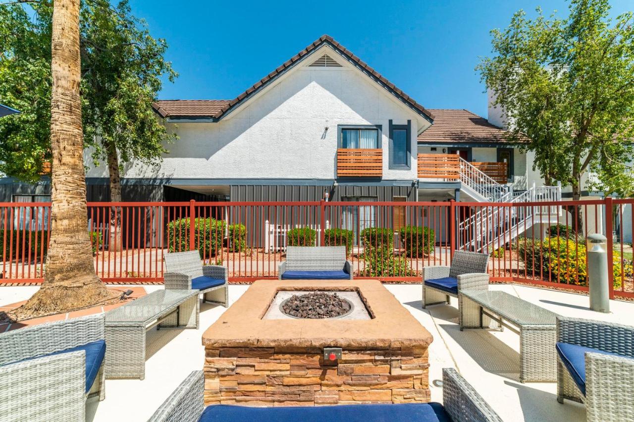 Metro Phx Downstairs Studio Sleeps 4 Ada Accessible Phoenix Exterior photo